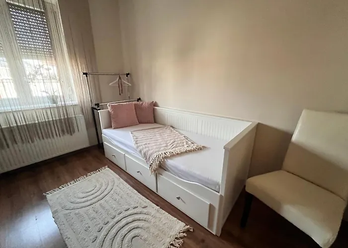 Platanwood Comforthome * 佐洛埃格塞格